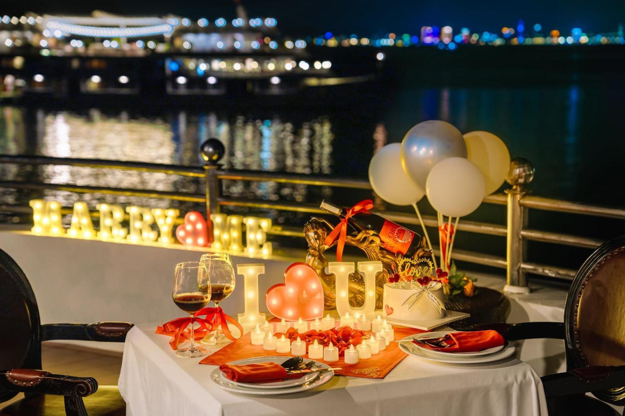 Athena Royal Cruise - Luxury In Halong Bay Hotel Ha Long Exterior photo