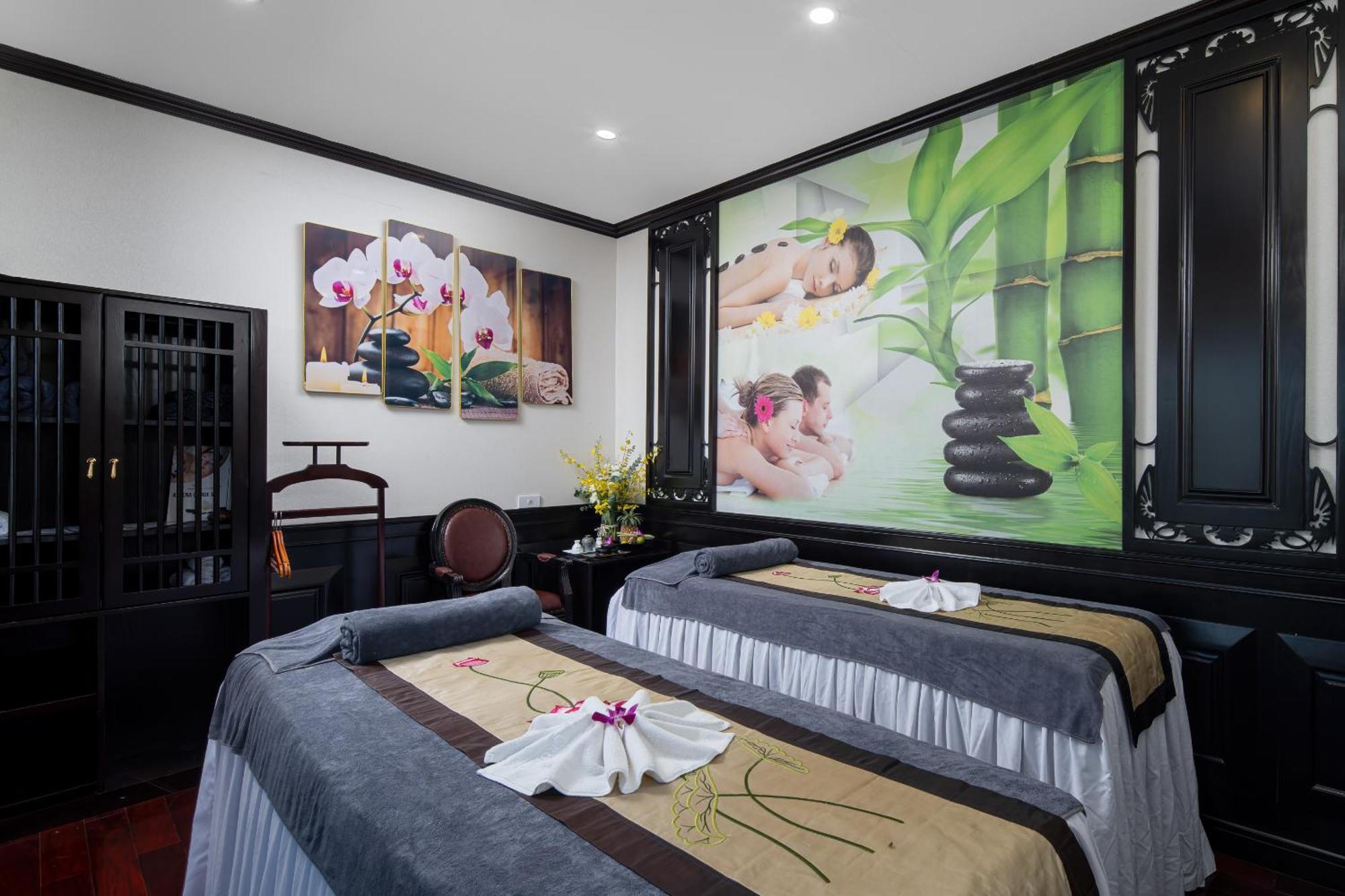 Athena Royal Cruise - Luxury In Halong Bay Hotel Ha Long Exterior photo