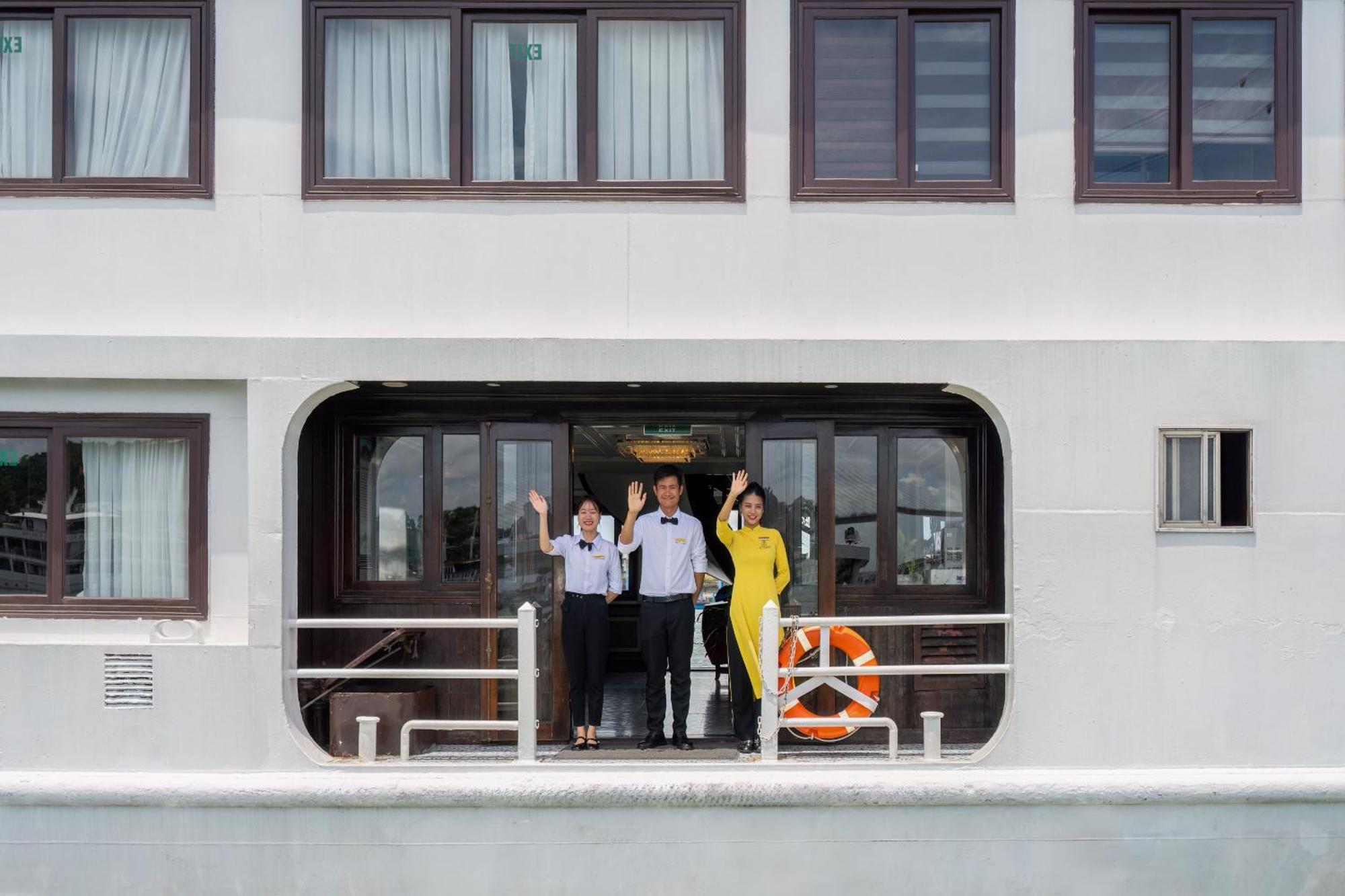 Athena Royal Cruise - Luxury In Halong Bay Hotel Ha Long Exterior photo